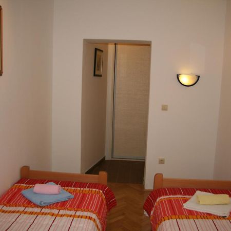 Apartments Karabaic Krk クルク エクステリア 写真