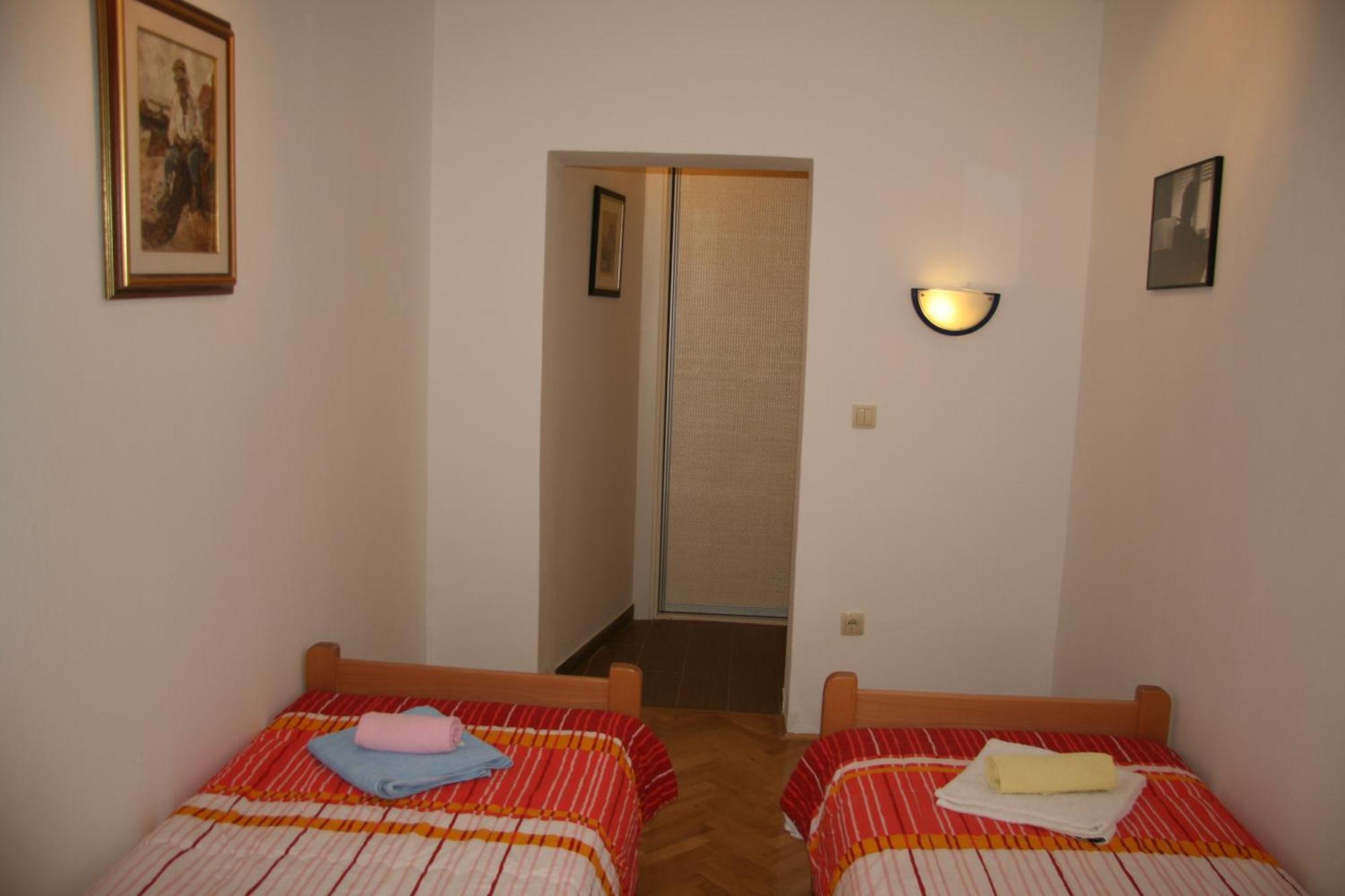 Apartments Karabaic Krk クルク エクステリア 写真