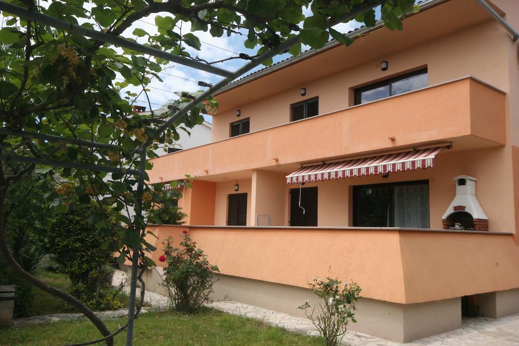 Apartments Karabaic Krk クルク エクステリア 写真