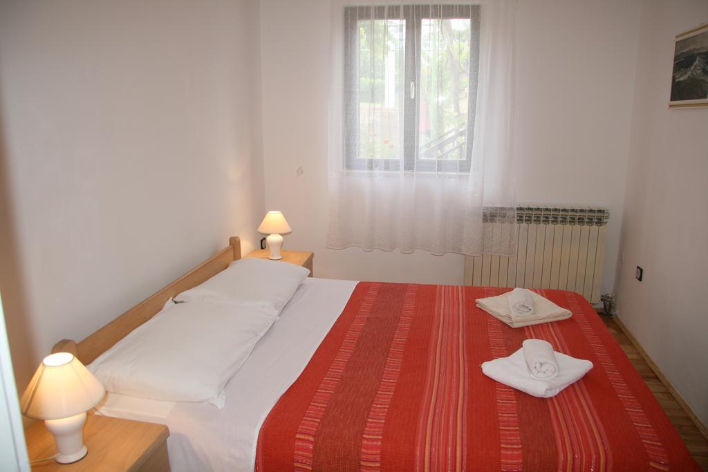 Apartments Karabaic Krk クルク エクステリア 写真