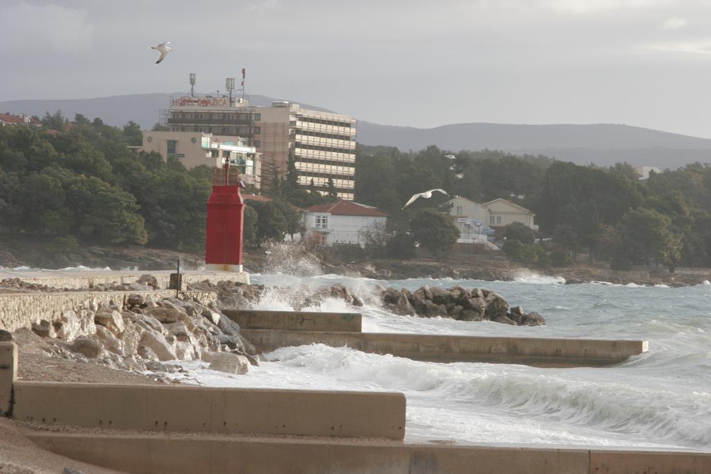 Apartments Karabaic Krk クルク エクステリア 写真