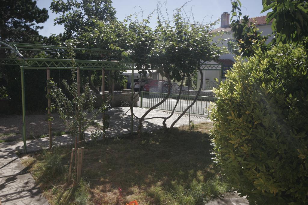 Apartments Karabaic Krk クルク エクステリア 写真