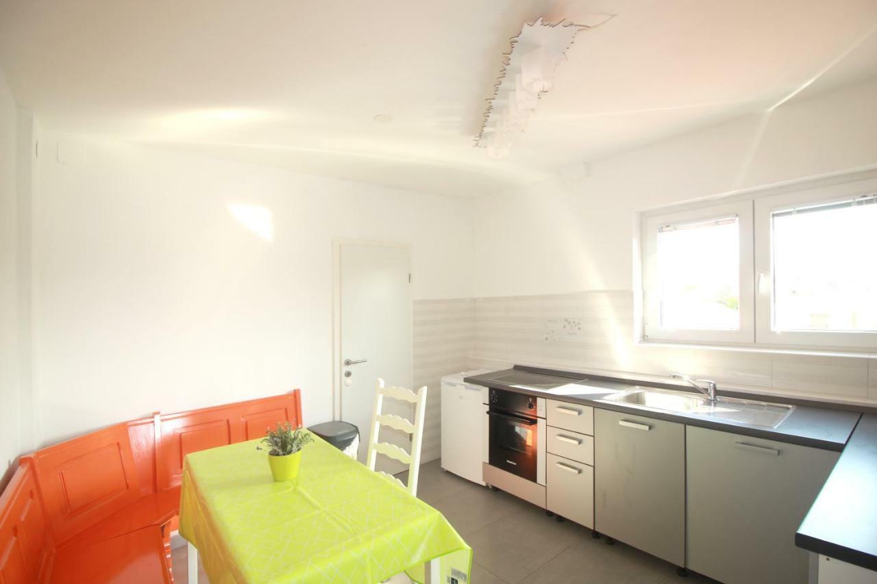 Apartments Karabaic Krk クルク エクステリア 写真