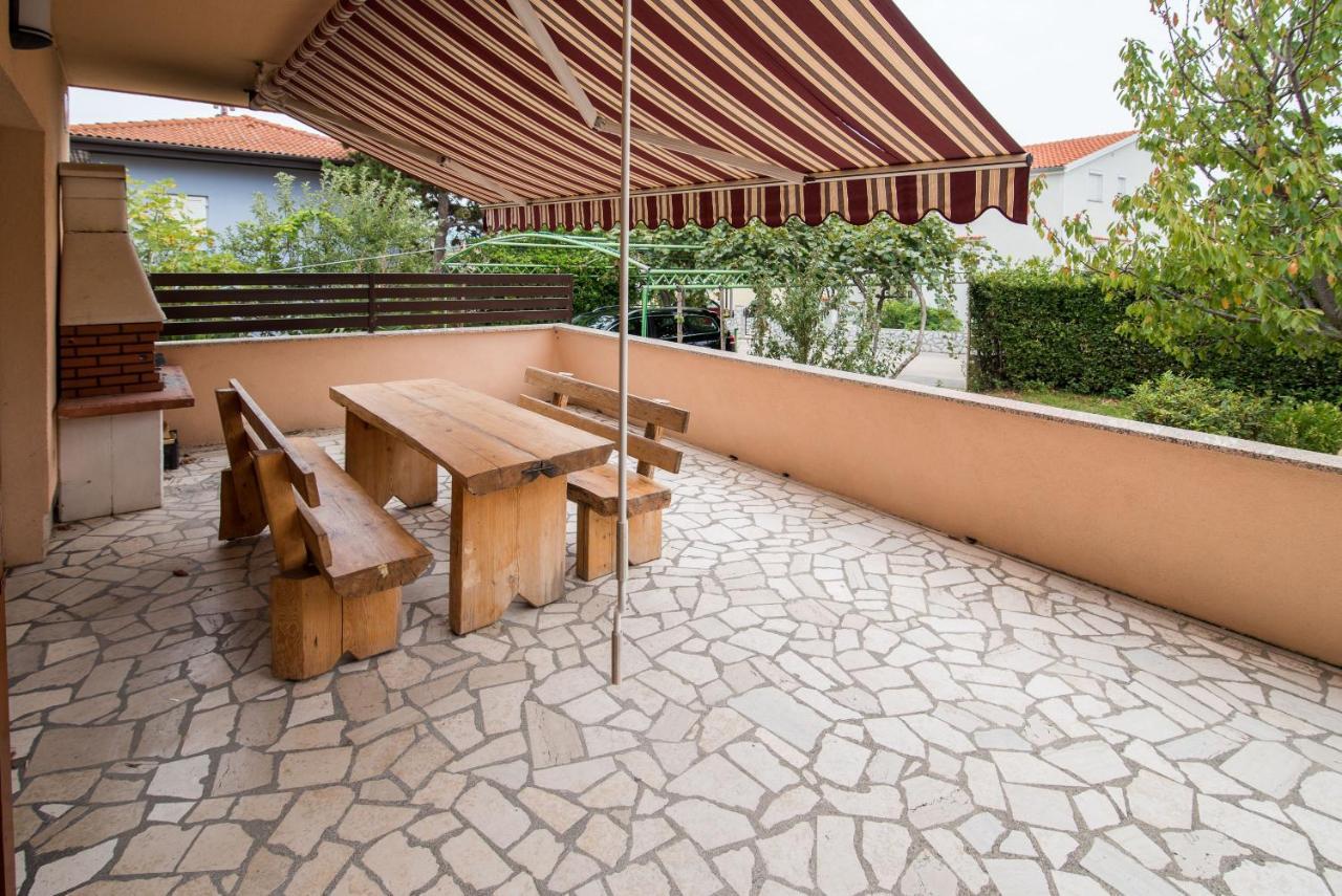 Apartments Karabaic Krk クルク エクステリア 写真
