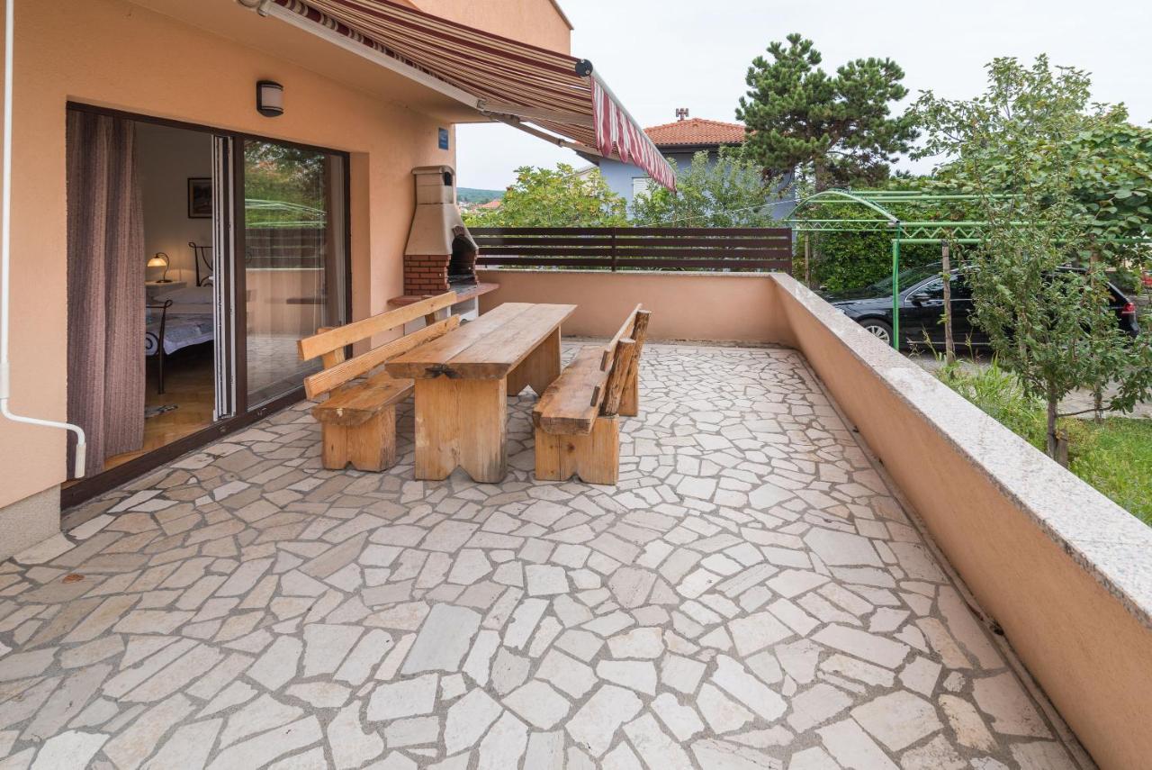 Apartments Karabaic Krk クルク エクステリア 写真