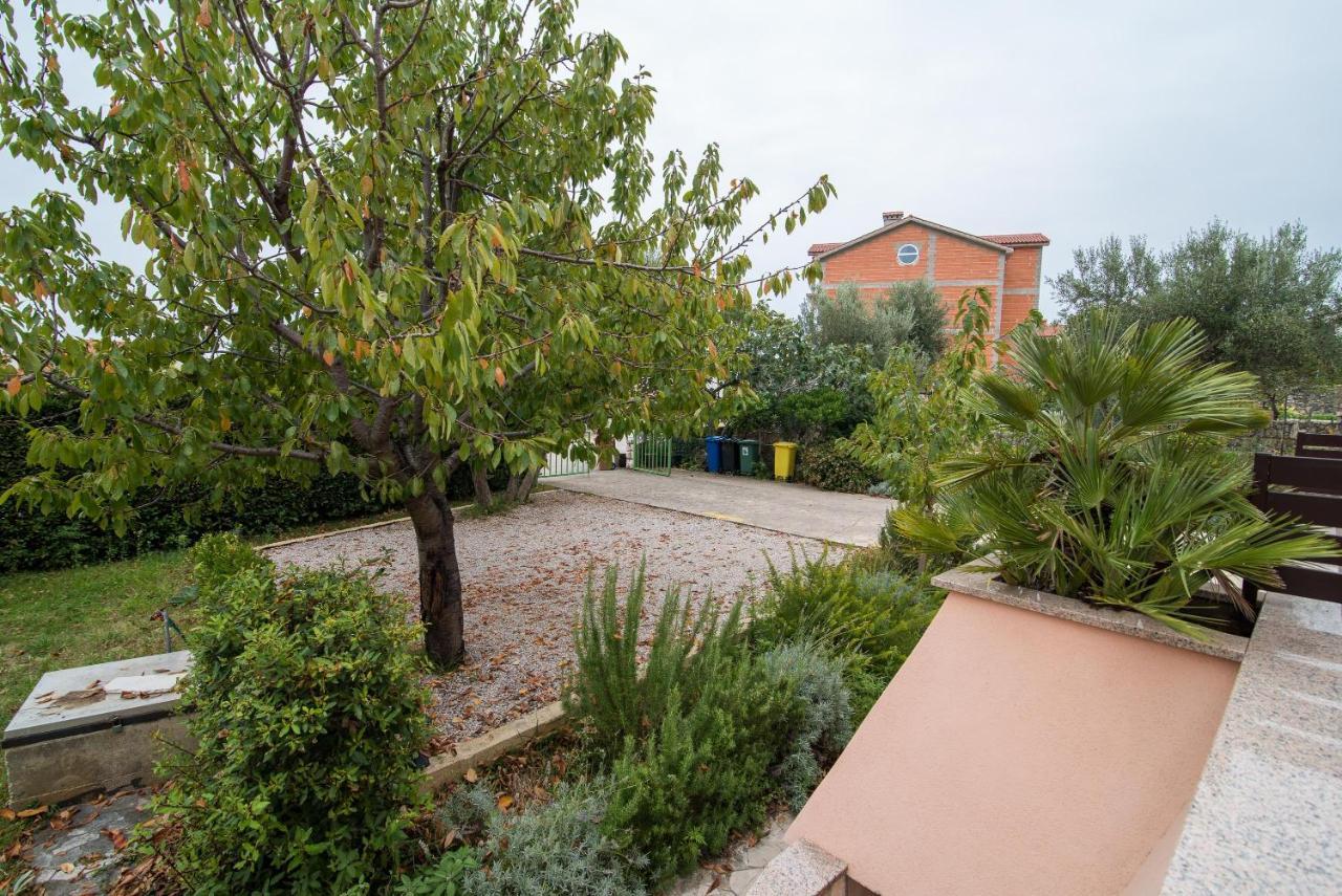 Apartments Karabaic Krk クルク エクステリア 写真