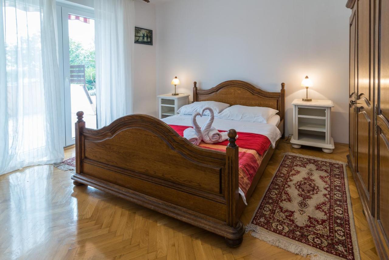 Apartments Karabaic Krk クルク エクステリア 写真