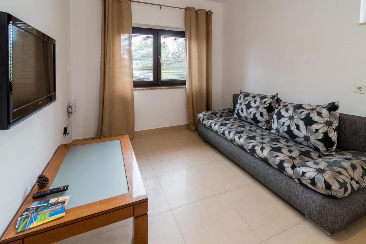 Apartments Karabaic Krk クルク エクステリア 写真